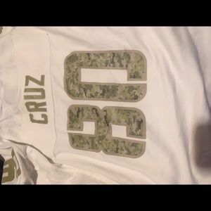 Victor Cruz salute to service Jersey